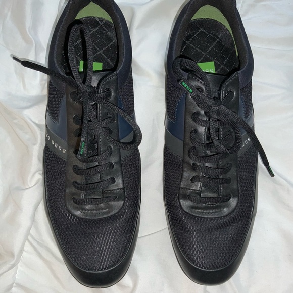 **HOST PICK**Hugo Boss, almost new men's black shoes, size 10/ EUSize 43 - Picture 1 of 4